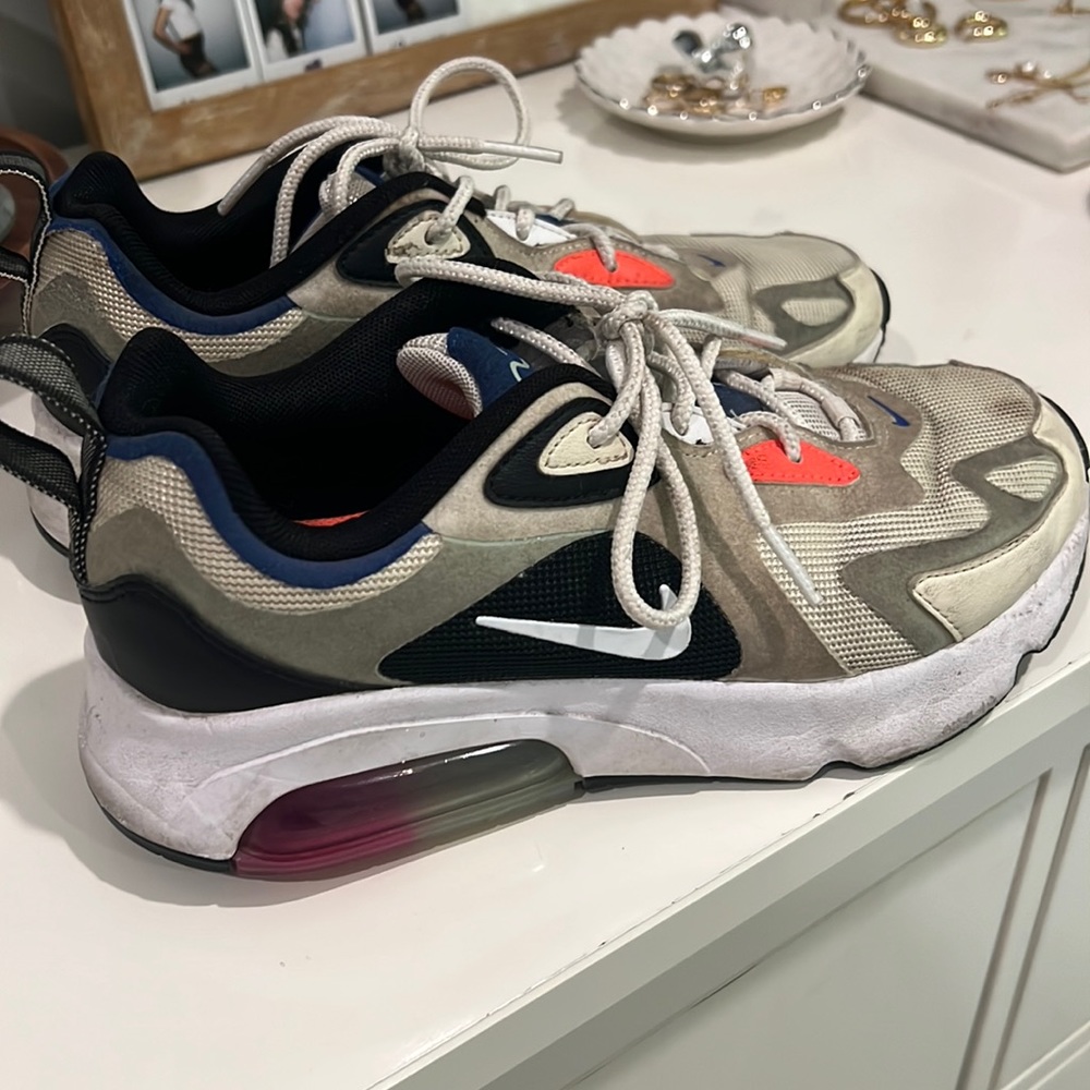 Nike air